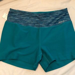 NWT Eddie Bauer green free dry shorts